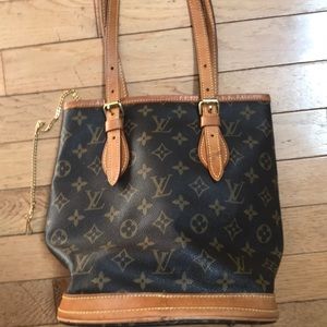 Louis Vuitton authentic Bucket Bag